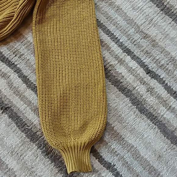 Yellow mustard sweater - Picture 2 of 5